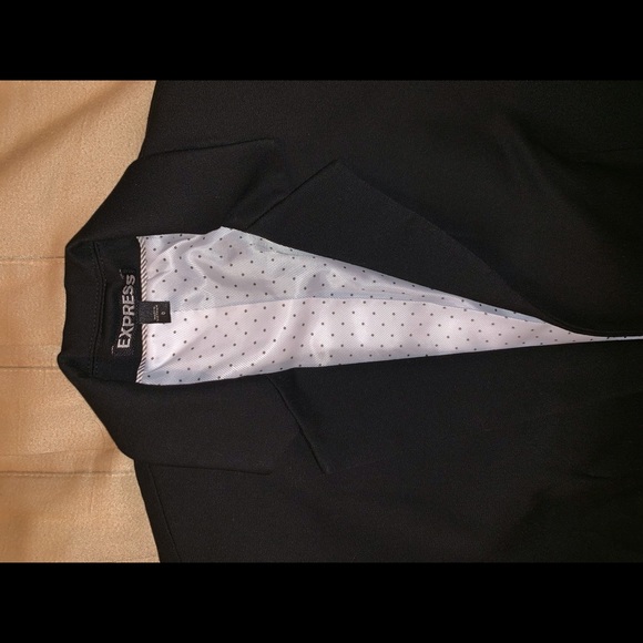 SOLD! NWOT Express Black Blazer - Picture 4 of 6
